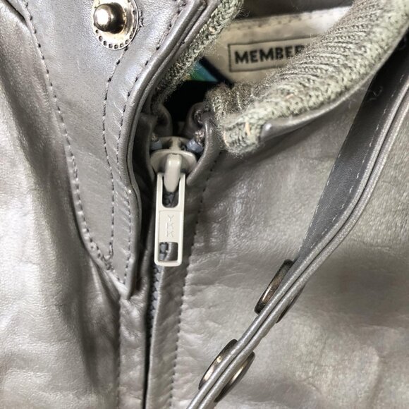 Vintage Members Only Jacket Mens 46 Gray Leather Bomber Moto Epaulets 80s - Picture 15 of 16